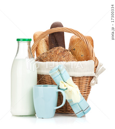 Picnic basket with bread and milk bottle 17300334