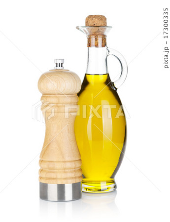 Olive oil bottle and pepper shaker Olive oil bottle and pepper shaker 17300335