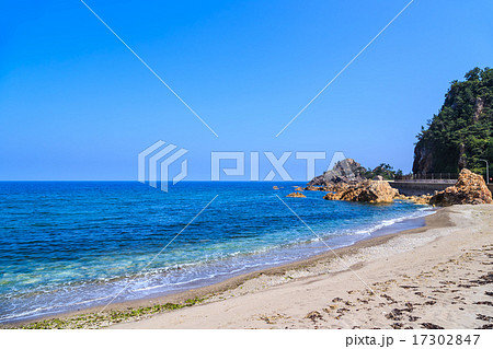 夏の能登半島　窓岩 17302847