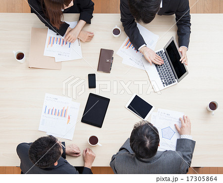 ミーティングシーン　俯瞰 17305864