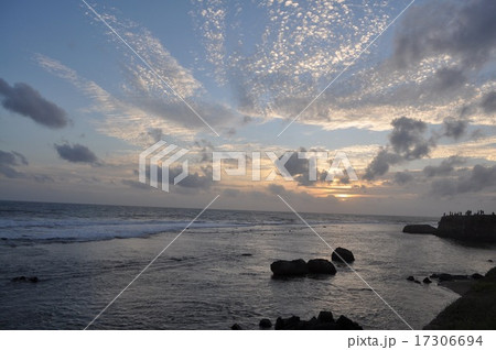 海に沈む夕日 海に沈む夕日 17306694