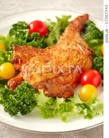 香味鶏 ローストチキンレッグ (縦位置アップ) 香味鶏 ローストチキンレッグ (縦位置アップ) 17307541