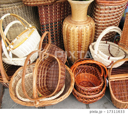 Sale of wicker baskets Sale of wicker baskets 17311633