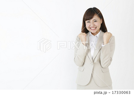がんばる女性　　 17330063