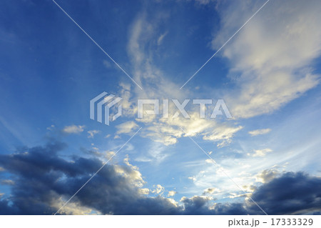blue sky with beautiful cloud 17333329
