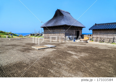 夏の能登半島　揚げ浜塩田 17333584