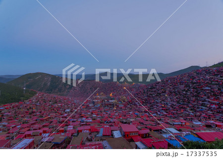 ラルンガルゴンパ 朝 ラルンガルゴンパ 朝 17337535