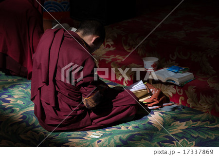 人物 ラルンガルゴンパ 人物 ラルンガルゴンパ 17337869