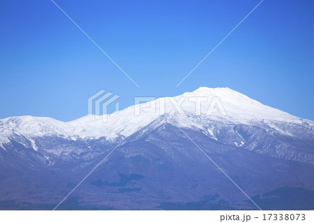 山形県側から見た鳥海山の写真素材