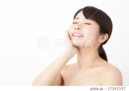 若い女性の美容・ビューティーイメージ 17341537