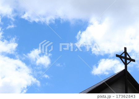 教会から見上げた空 教会から見上げた空 17362843