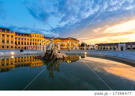 Schonbrunn Palace 17366477
