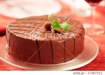 Chocolate glazed cake Chocolate glazed cake 17367521