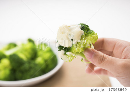 ブロッコリーとマヨネーズ 17368649