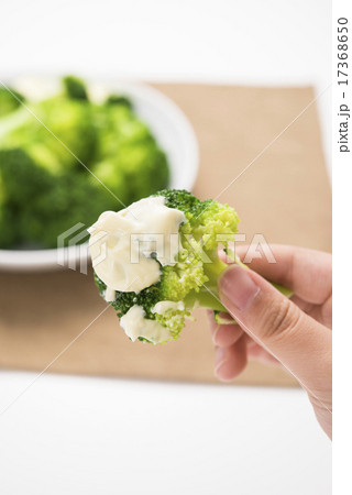ブロッコリーとマヨネーズ ブロッコリーとマヨネーズ 17368650