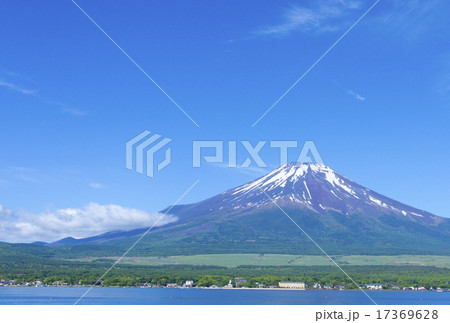 初夏の富士山 17369628