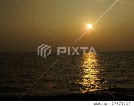 台湾　西子湾　夕日 17375214