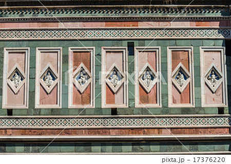 Symmetrical Statues Florence 17376220