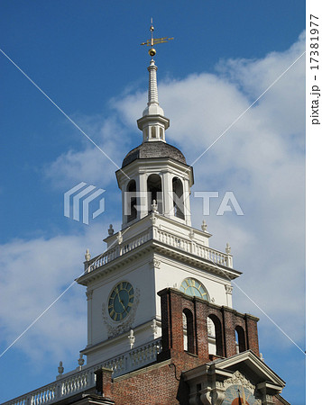 フィラデルフィアのシンボル独立記念館の美しい鐘楼の時計台 17381977