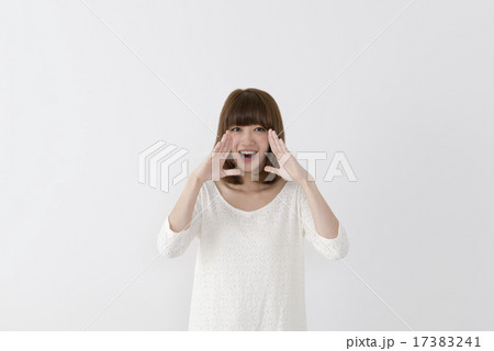 若い女性 17383241