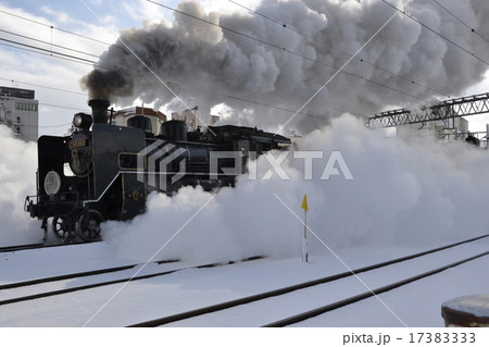 長浜駅を発車するSL 17383333