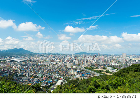 夏の北九州市小倉中心街一望 夏の北九州市小倉中心街一望 17383871