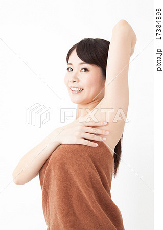 若い女性の美容・ビューティーイメージ 17384393