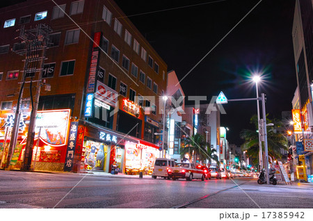 那覇国際通りの夜景の写真素材