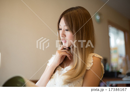 beauty parlor 17386167
