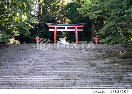 霧島神宮　三の鳥居 17387107
