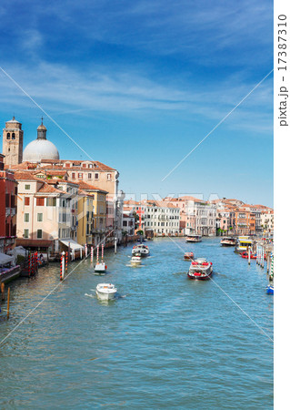 Grand canal, Venice, Italy 17387310