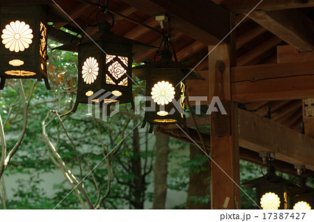 神社の行燈 17387427