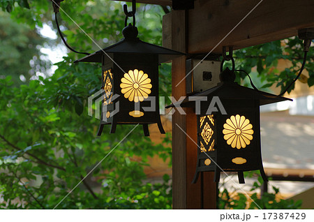 神社の行燈の写真素材