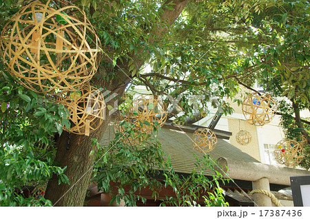 神社の風鈴と竹飾りの写真素材
