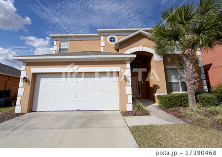 Front Exterior Front Exterior 17390468