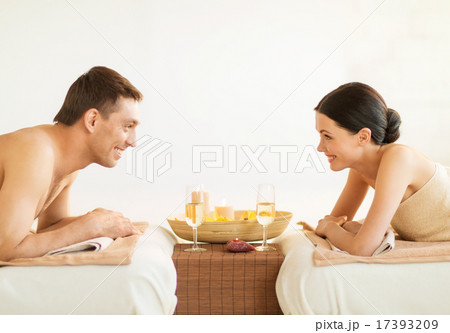 couple in spa 17393209