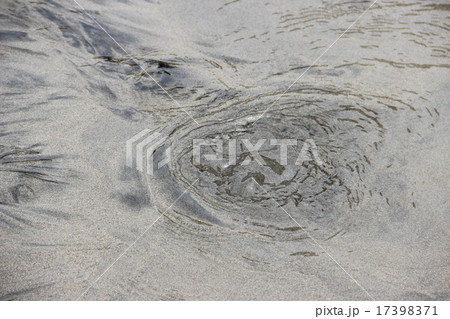 釜磯海水浴場の湧き水 釜磯海水浴場の湧き水 17398371