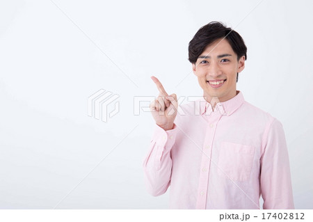 男性指差し 17402812