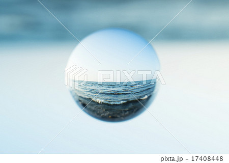 球に写る海（宙玉撮影） 17408448