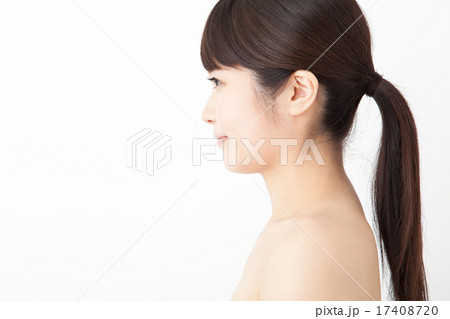 若い女性の美容・ビューティーイメージ 17408720