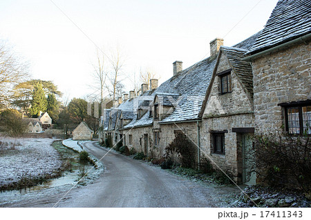 イギリス田舎町の家並みの写真素材