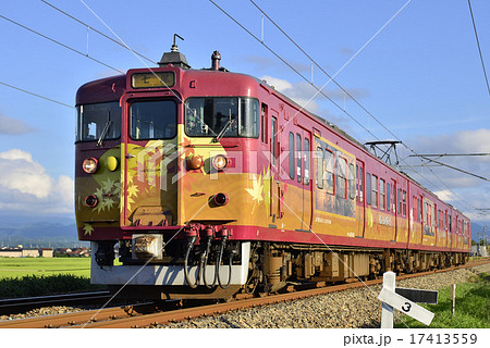 北陸　普通列車　415系　長谷川等伯ラッピング 17413559