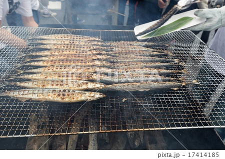 さんまの炭火焼　目黒のさんま祭り 17414185