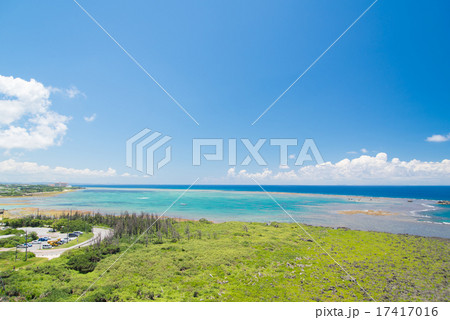 沖縄県 残波岬灯台からの景色 沖縄県 残波岬灯台からの景色 17417016