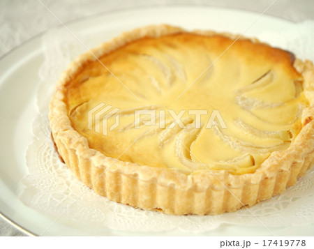 桃のキッシュ　ホール　（横位置） 17419778