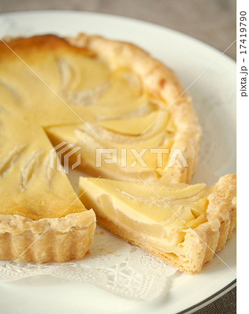 桃のキッシュ カット&ホール(縦位置) 桃のキッシュ カット&ホール(縦位置) 17419790