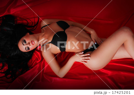 portrait of beatiful young woman portrait of beatiful young woman 17425201