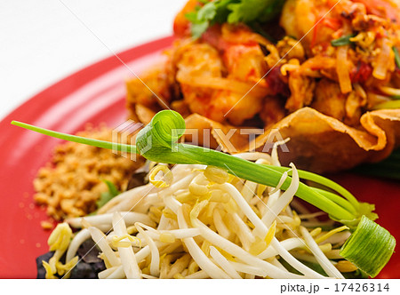 Fried shrimps and vegetables in crispy loaf Fried shrimps and vegetables in crispy loaf 17426314