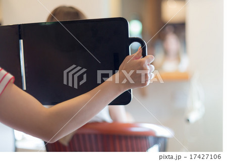 beauty parlor 17427106