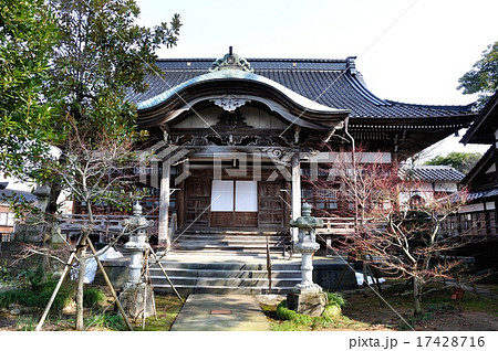 金沢市　卯辰山麓寺院群の赤門寺（全性寺）の本堂 17428716